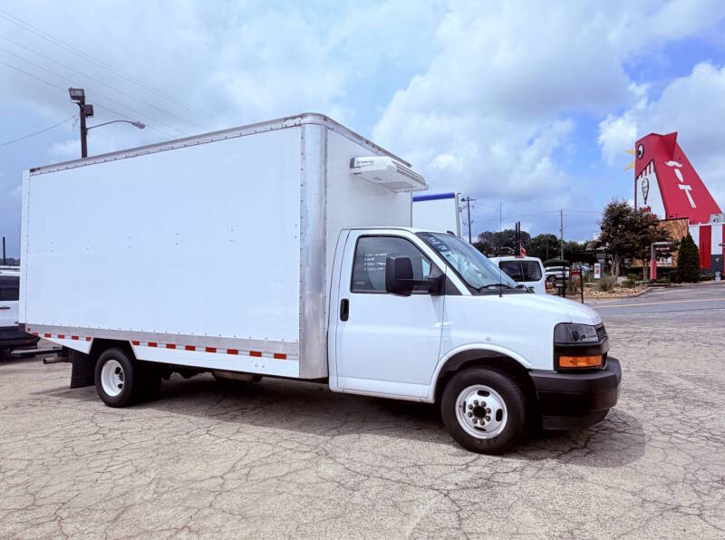chevrolet express cutaway 2024 1HA3GTF79RN005367 image chevrolet express cutaway 2024 1HA3GTF79RN005367 image